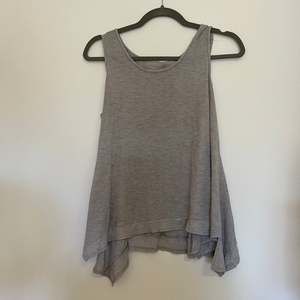 Lazy Sundays Grey Waffle Knit Tank Top Small Asymmetrical Hem